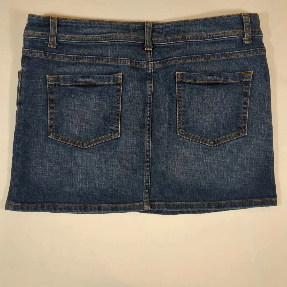 Zara women Denim skirt short , size 10